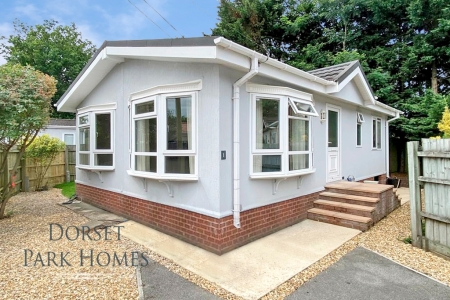 1 Sunnyside Park, Ringwood Road, St. Ives, Dorset. BH24 2NW, St Ives
